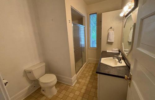 2nd Floor suite, close to ISU, Mill, & downtown - Foto 3