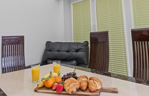 Spacious & Budget 4B Home w en-suites - Foto 7