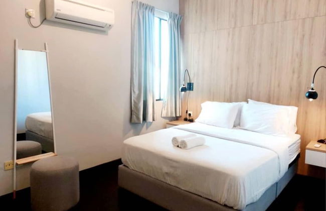 Century Bay Private Residences - Photo 12