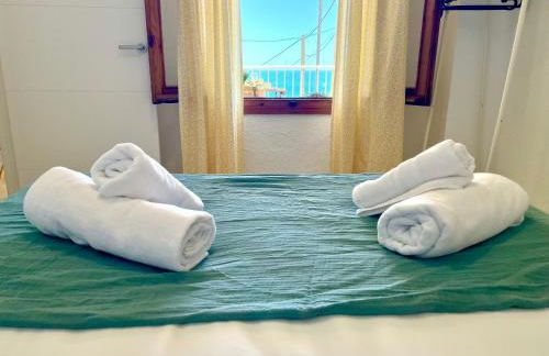 GATU Villa Cielo y Mar junto la playa, terraza , wifi y vista al mar ," Preferente mayores de 25 años y familias " - Foto 20