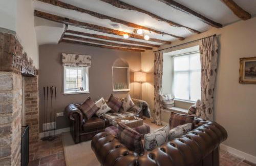 Three Little Pigs Luxury Cottage - Photo 13