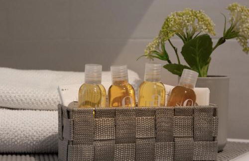 WELCOME RIVIERA - FIOCCO DI MARE elegante e moderno appartamento completamente rinnovato situato in una zona tranquilla -toll parking at 15 euro per day to be booked in advance -subject to availability - Foto 29