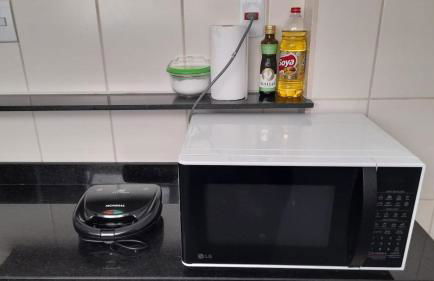 Apartamento Frente Praia Embaré - Varanda Aconchegante - Pet Friendly - Foto 27