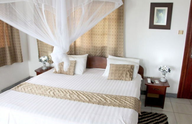 Rezz Aparthotel - Photo 6