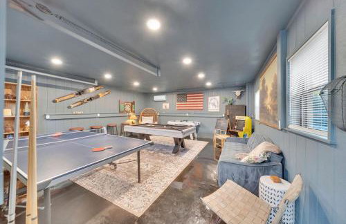 Fully Restored cottage, AMAZING game room, hot tub - Foto 1