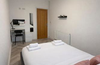 Modern Comfort for Longer Stays in Bury, 2-Bedrooms - Foto 5