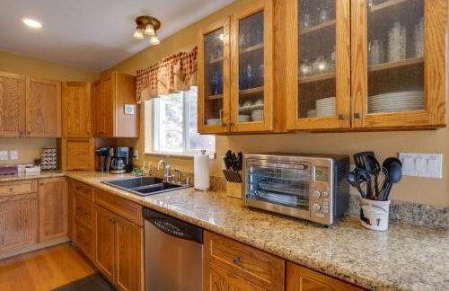 Empire Vacation Rental with Fire Pit and Gas Grill! - Foto 11