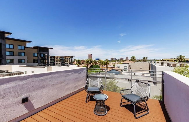 City Luxury Oasis! 3 Level Condo With 360 Roof! - Foto 1