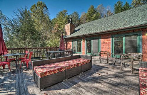 Riverfront Tallulah Falls Cabin with Hot Tub! - Foto 8