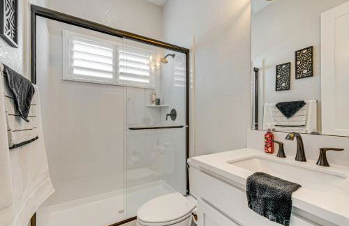 Fenced-In Yard Apt 7 Mi to Westfield Galleria - Foto 17