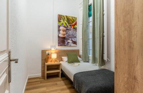 AB Poble Sec - Plaza España - Foto 36