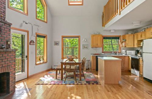 The Tipsy Moose, Ayuh Lakeside Lodge - Photo 13