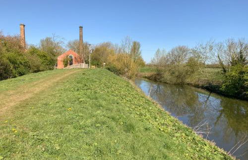 The Pump House Art Studio - Foto 42