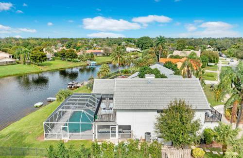 Lake Luxe Equine, Waterfront, Screened-in Pool, Hot Tub - Lake Views! Hosted By Relaxtay - Foto 37