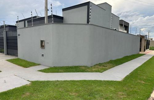 Casa vaga 2 carros ou caminhonete, 2 quartos, espaçosa, completa para 8 pessoas - Foto 5