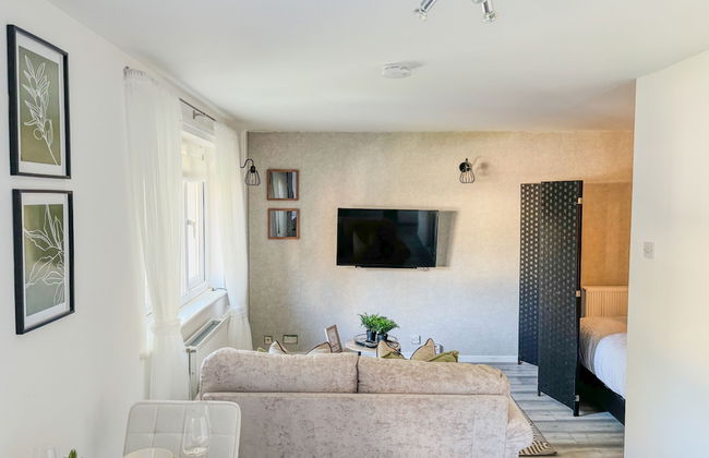 Manchester Luxury Studio Apartment - Photo 6