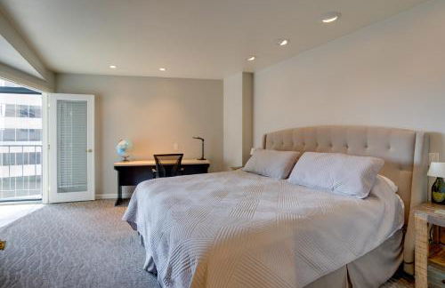Upscale Denver Condo with Communal Deck and Gym! - Foto 10