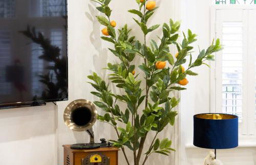 The House Of Selfies - Photo 17