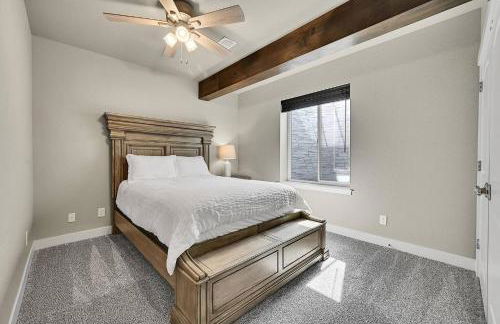 Modern 5BR/3BA Luxury Home|Movie Nights & Comfort - Foto 23