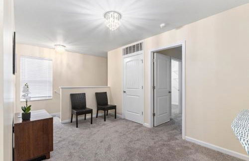 5BR Oasis with 3 Spa-Like Baths - Foto 9