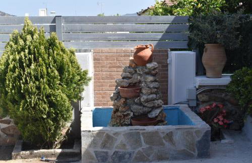 George & Helen's House - Photo 9