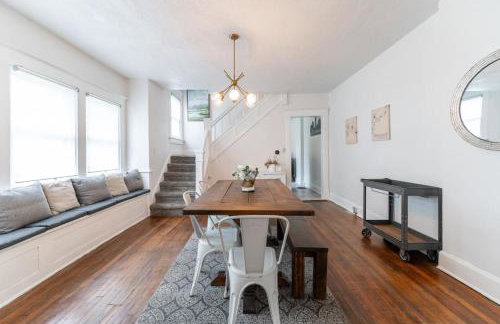 6 Bedroom Duplex Sleeps 14 Close to Lucas Downtown - Photo 13