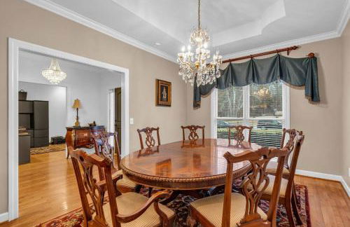 LakeFront | HotTub | Dock | 4BD4.5BA | FreeParking - Foto 29