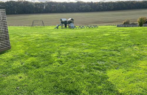 Gamekeepers Cottage - Hot Tub, 2 bed, sleeps 4, private patio, AC, stunning views - Photo 10