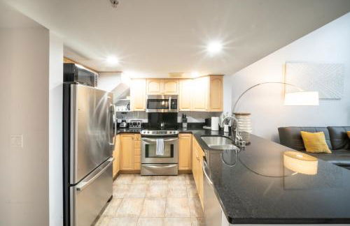 Modern Downtown Top Floor Penthouse With Bay Views - Foto 8