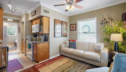 Walk to Everything Downtown EAT - SHOP - PLAY - Foto 2