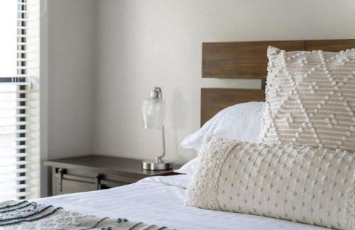 Champions Oasis Home - Near the Stadui2007m withPool & Grill - Photo 20