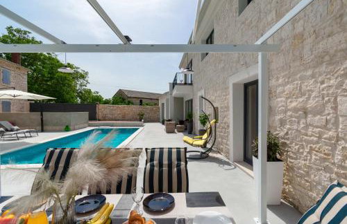 Designer Villa Simone - Modern & Heritage Style with Office - Foto 37