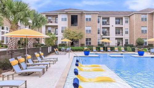 Modern 1BR Retreat Open Layout, Workspace, Views - Photo 5