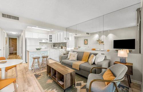 Fun cozy beach retreat! Steps to beach, heated pool & pickleball - Foto 22