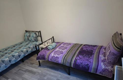 Zwei separate Zimmer im 1 OG Ideal für Montüeren oder Studenten WG - Foto 2