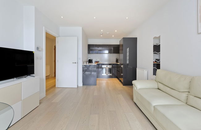 Spacious Flat Near South Bank by Underthedoormat - Photo 11