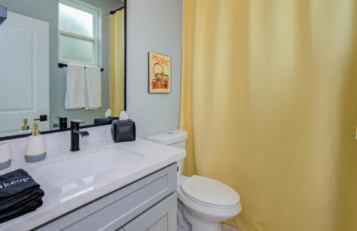 3bd-Rooftop Movie Theater-BBQ-Retro Music Theme-Downtown 8mins - Photo 37