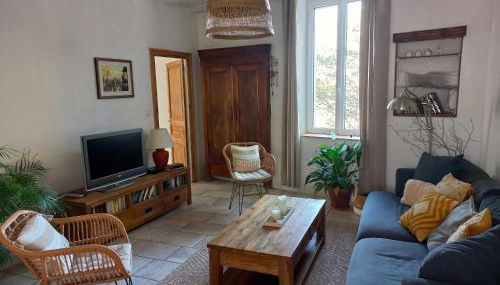 Le Logis du Moulin Gîte avec Jacuzzi, à 800m de la Cité Médiévale - Foto 4