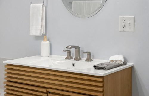 Stylish 2BR Walk to Rush UIC 10 Min Downtown Chicago Free Parking Wifi - Foto 29