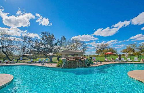 Family Getaway Near Grayhawk Golf , Parking - N244 - Foto 4