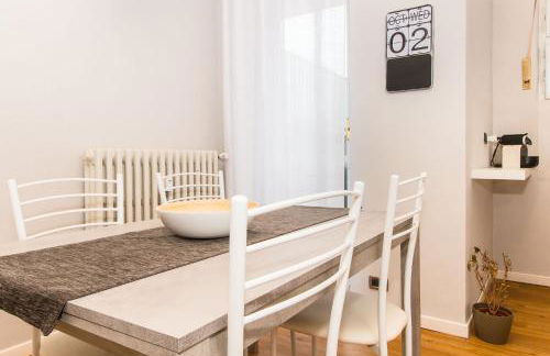 GuestHost - MM Pozzo Strada Terrace Apartment - Photo 17