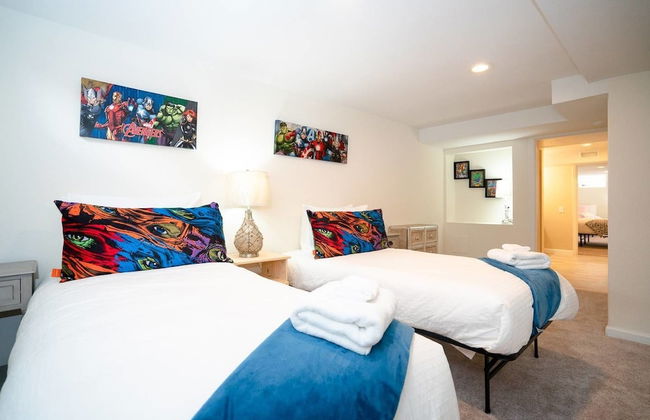 The Meadowlark Manor Spacious Backyard & Hot Tub - Photo 6