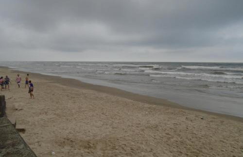 Apartamento em Mongaguá, Frente ao Mar - Foto 28