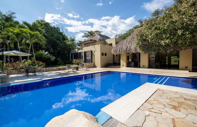 w Lovely 4BR Villa at Mesa de Yeguas - Photo 7