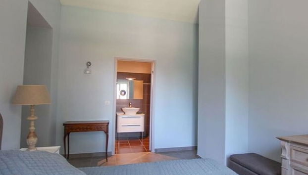 Spacious Holiday Home in Grimaud With Large Garden - Foto 4, Habitación