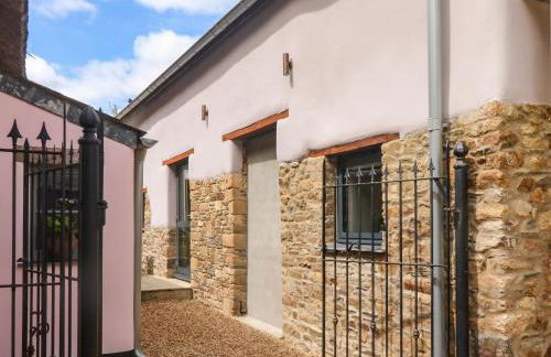 Becket's Barn - Photo 3