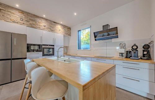 La Villa des Légendes - Spa & Swimming Pool - Foto 20