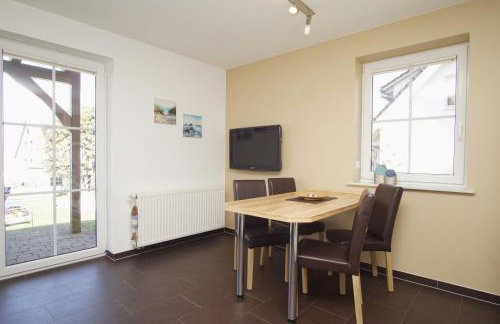 Haus De niege Wech Ferienwohnung 02 mit gratis Nutzung vom AHOI Erlebnisbad und Sauna in Sellin - Photo 9