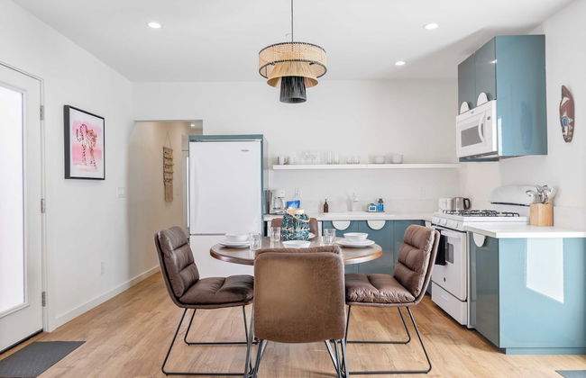 2 Units in Prime Hollywood Location Chic Renovated 1bdrs w/ Patio Avantstay - Foto 11