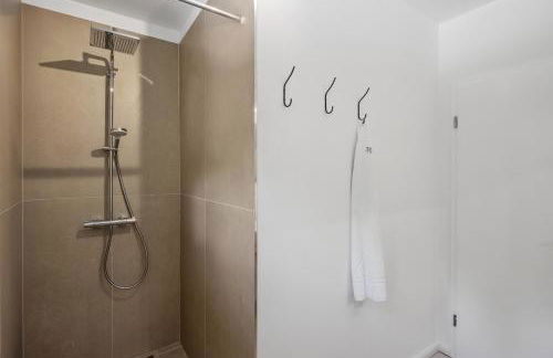 GUT KLETKAMP "Finkenhaus" - Idyllisch freistehendes Landhaus mit 3 Schlafzimmern und fantastischem Ausblick I 8 Personen I Offener Kamin I Garten I Wintergarten I Große Terrasse I Ruhig am Waldrand I Parkplätze I WLAN - Foto 17